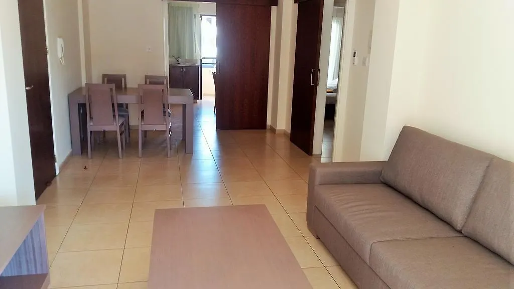 101 Mandritis Court Lejlighed Larnaca 0*,
